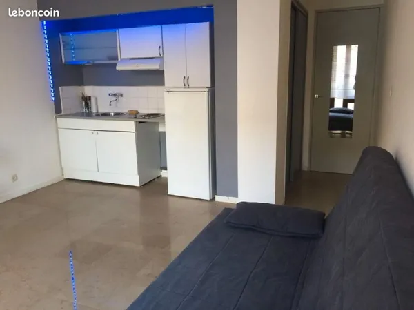 Loue studio meublé proche faculté