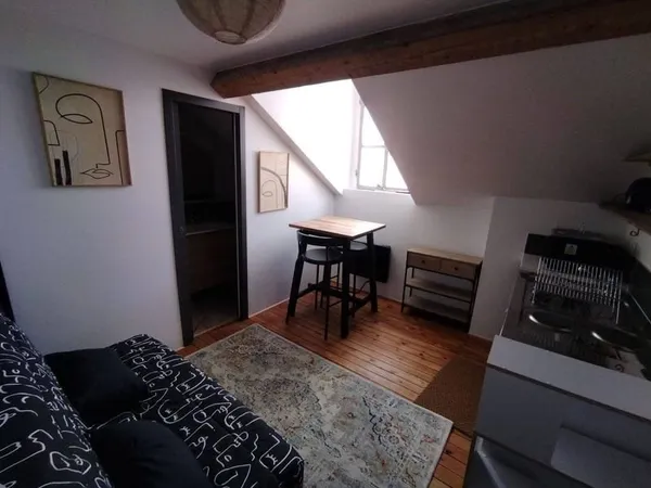 Studio 1 pièce 14 m²