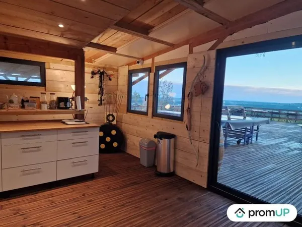 Maison de 380 m2 à Garchizy