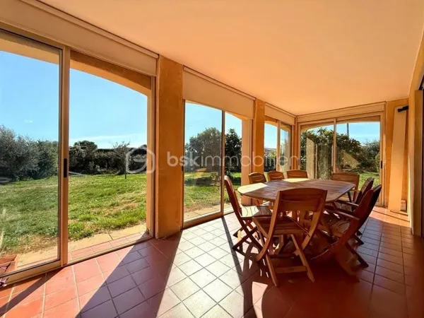 Maison 8 pièces 230 m²