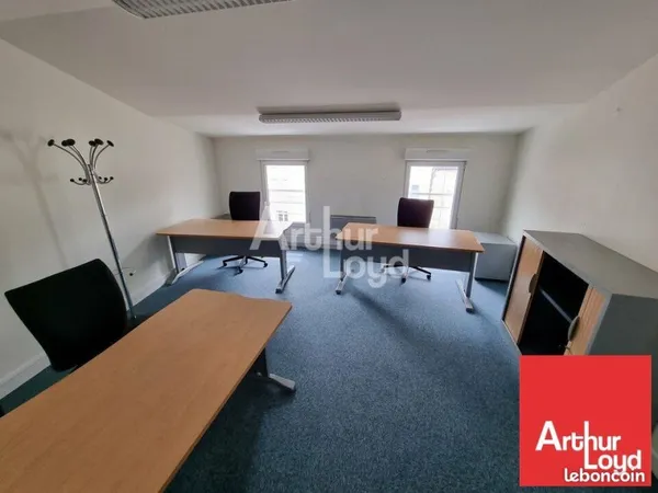 BUREAUX 110 m² NIORT