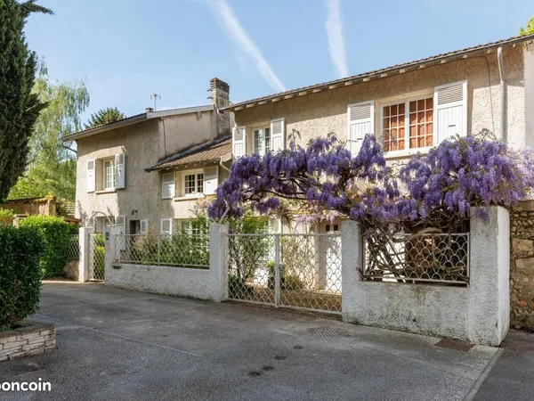 Maison 10 pièces 266 m²