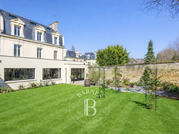 Caen Centre/Prairie: Maison de Maître 19eme rénovée (300m² habit