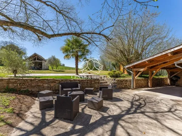 Maison en pierre rénovée - 214 m² habitables - piscine ch