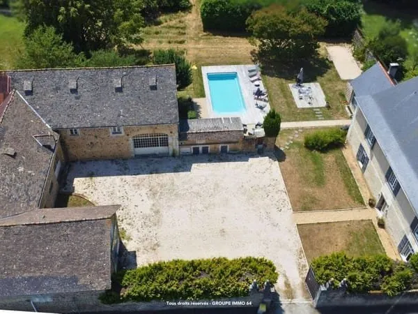 Maison 8 pièces 252 m²