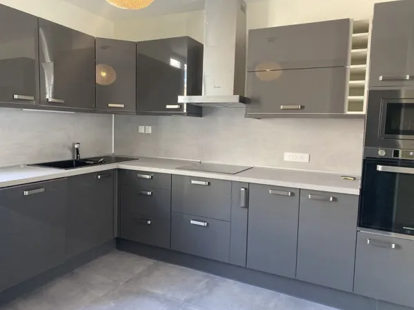 SPACIEUX APPARTEMENT T6