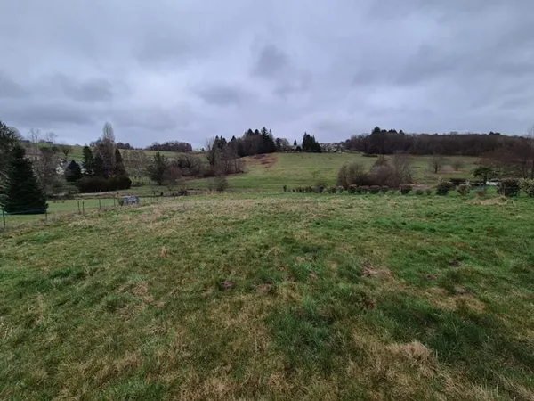 Terrain constructible 2662 m² 19490 Sainte Fortunade