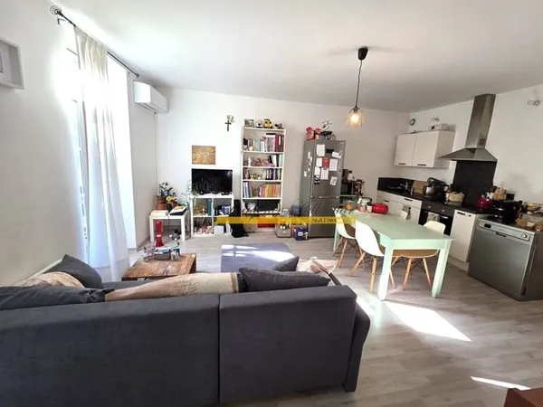 Appartement T2 avec balcon à louer quartier St James - Monté