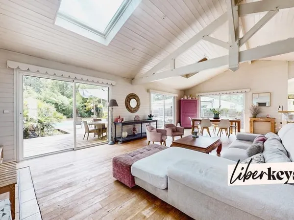 Parfait équilibre entre ville et nature : villa familiale à Martignas