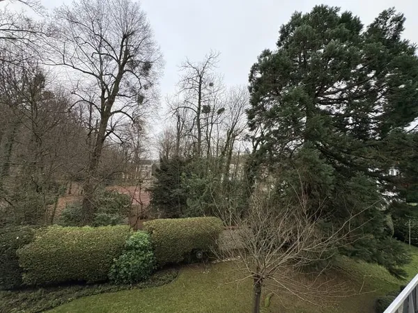 A 100m de Marnes-la-Coquettes - T4 de 143m2 en parfait état sur jardin