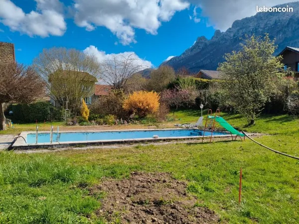 Terrain à bâtir 700 m2
