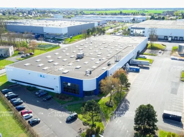 Local commercial 7464 m²
