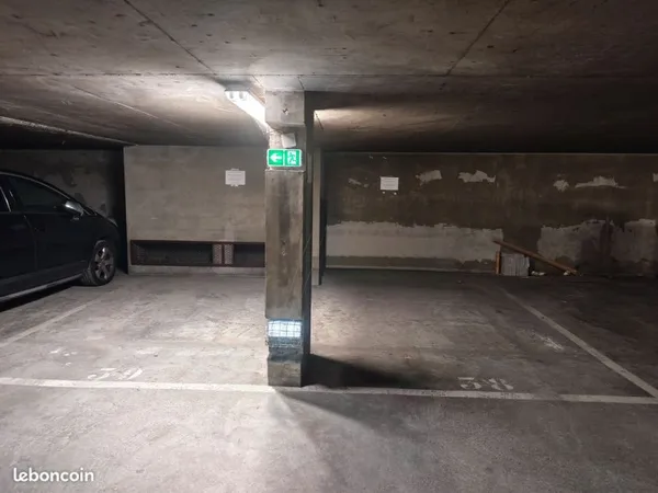 Place parking couvert - Part Dieu