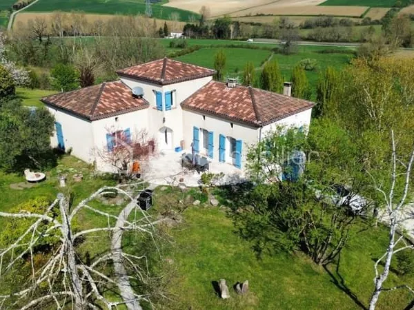 MAISON MONCAUT- 4 CHAMBRES-PISCINE- GARAGE - TERRAIN 3 HECTARES