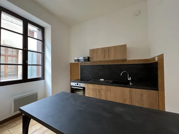 AUBENAS, 4 Rue Béranger de la Tour, appartement de type 3 co