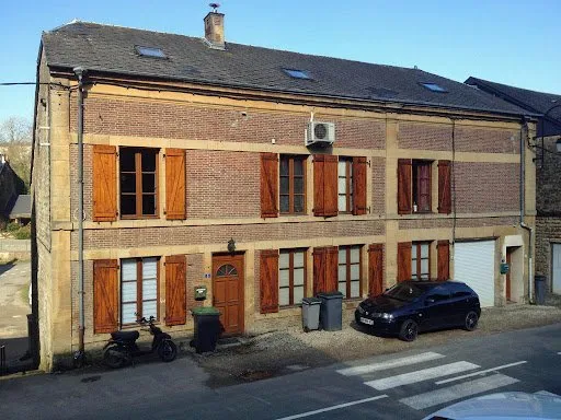 Local commercial 14 pièces 305 m²