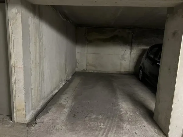 Parking en sous-sol à la location à Cimiez