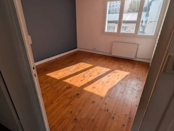 Appartement F3 proximité immédiate place bellevue