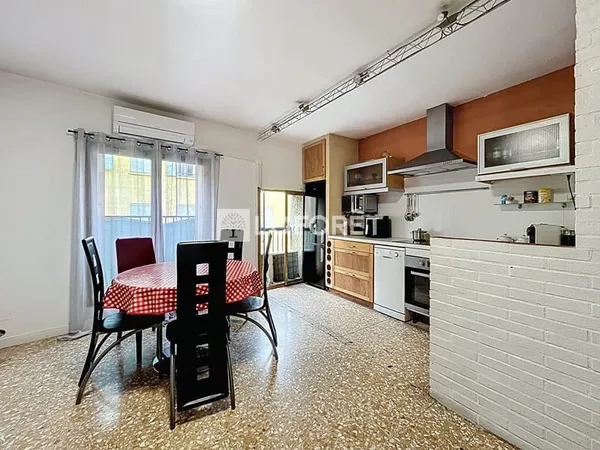 MAISON DE VILLAGE 3 CHAMBRES DONT UNE SUITE PARENTALE, GARAGE, TERRASSE DE TOIT