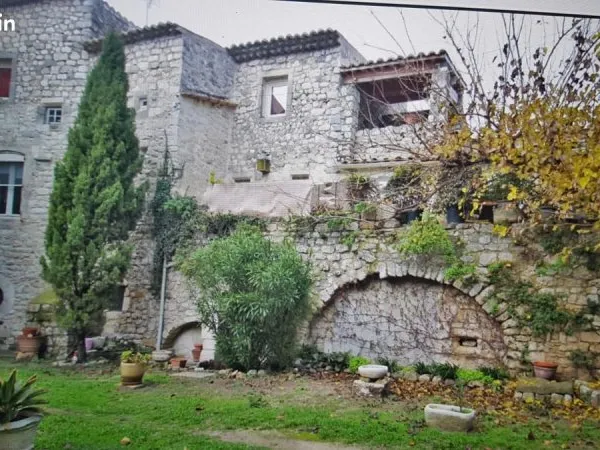 Propriété 7 pièces 300 m²