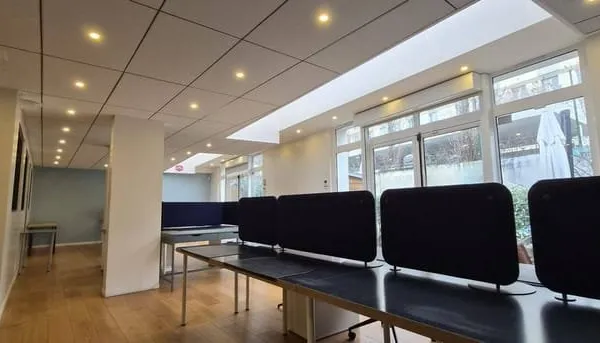 Bureau 220 m²