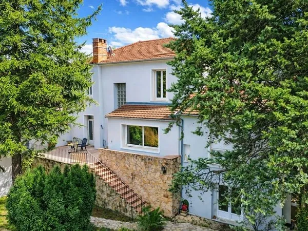 Maison 5 pièces 174 m²