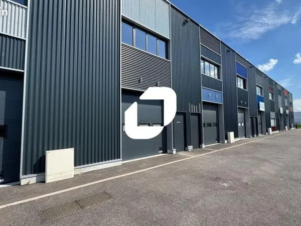 Local d'activité 108 m²