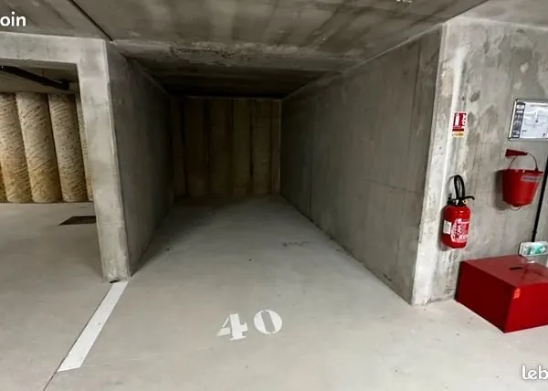Vente place de parking souterrain sécurisée, possibilité Borne électrique - Montpellier (Proche Tram
