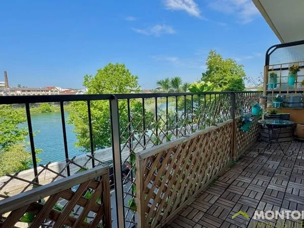 Appartement 3/4 pièces avec 2 balcons vue Seine + cave et pa