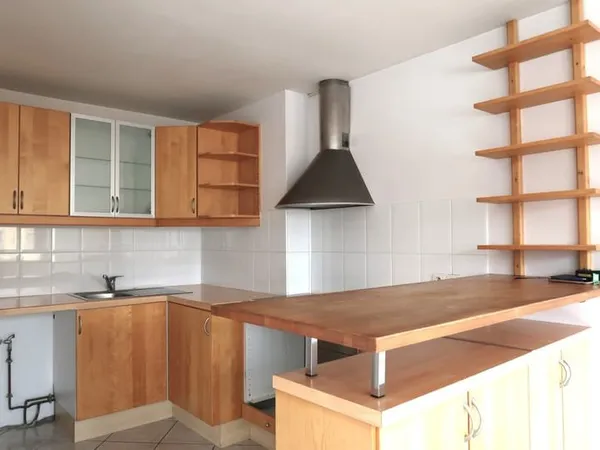 LONGWY, FACE A LA GARE FERROVIAIRE BEL APPARTEMENT LIBRE DE
