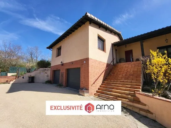 Maison 7 pièces 242m2 - Sous sol complet et Garage 50m2
