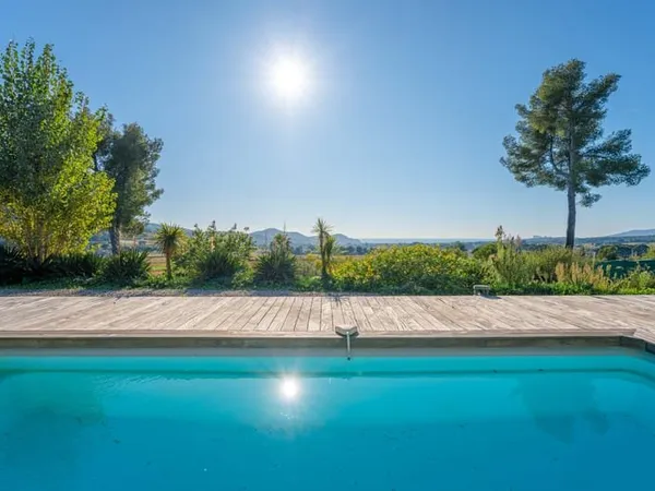Maison 4 pièces 297 m²