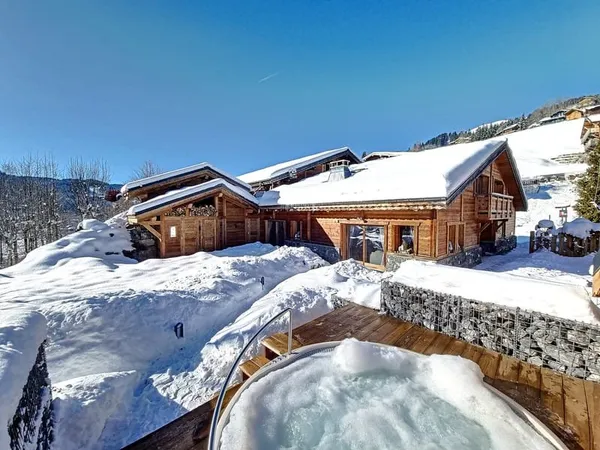 Les Gets - Ensemble immobilier de deux chalets - Proche cent