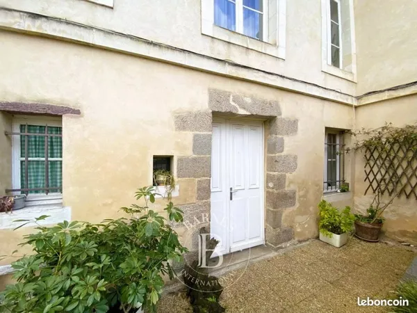 Maison 7 pièces 232 m²
