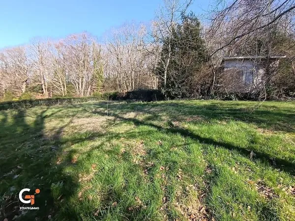 Terrain 1200 m²