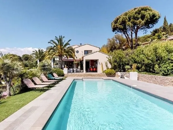 Maison 4 pièces 400 m²