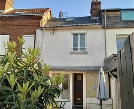 LOCATION maison de ville