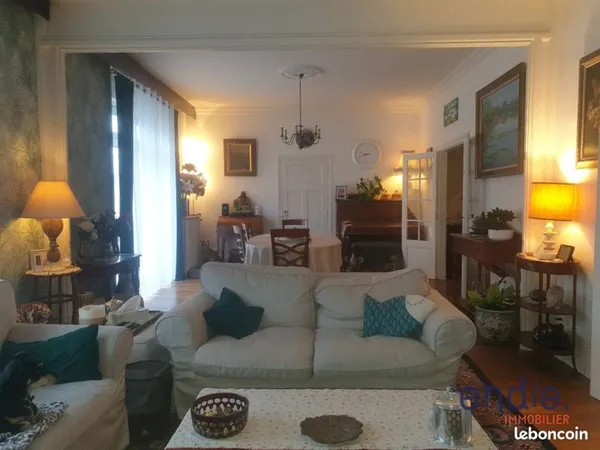 Appartement 9 pièces 193 m²