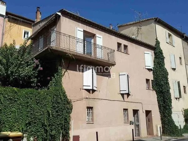 Ensemble immobilier avec parking