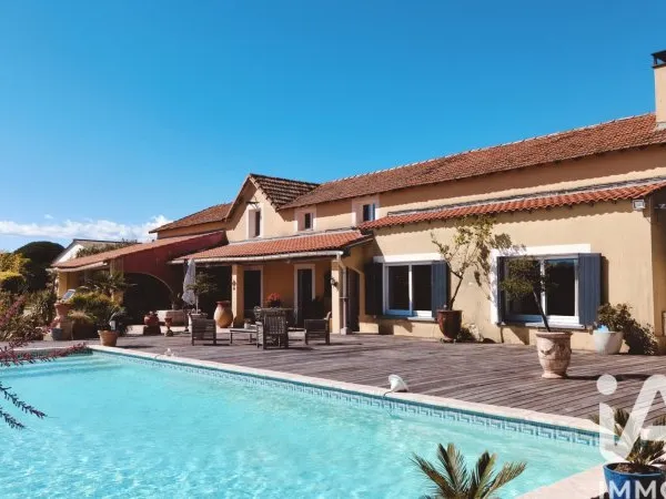 Maison 17 pièces 452 m²