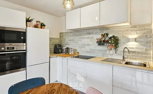 Appartement T3 rénové de 56 m² avec jardin 40m² sans vis-à-vis + 1 place de parking - Résidence sécu
