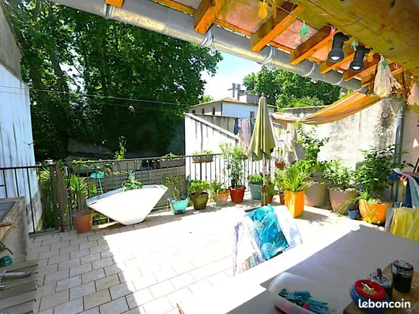 3 chambres garage terrasse cour piscine