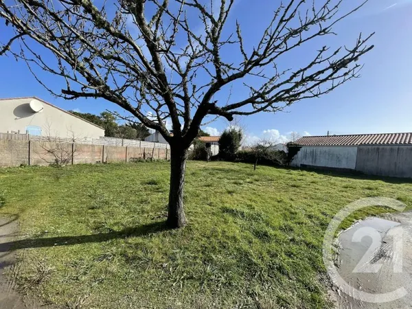 Terrain 633 m²