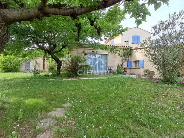 Maison avec jardin et bureau