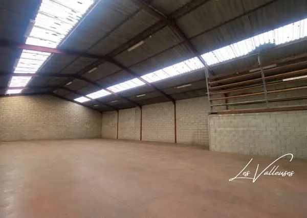 Immobilier Professionnel à vendre Rouxmesnil-Bouteilles