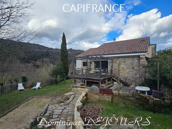 Ardèche, dans la belle Vallée de l'Eyrieux - Saint-Fortunat-sur-Eyrieux - Au bord de la voie douce L