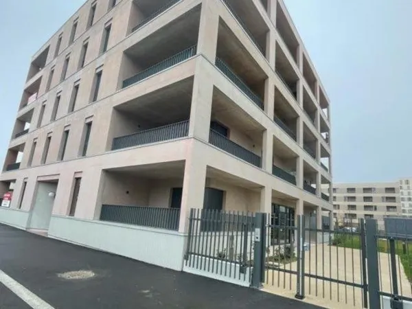 T2 / 52m² / Evry-Courcouronnes (RER D)