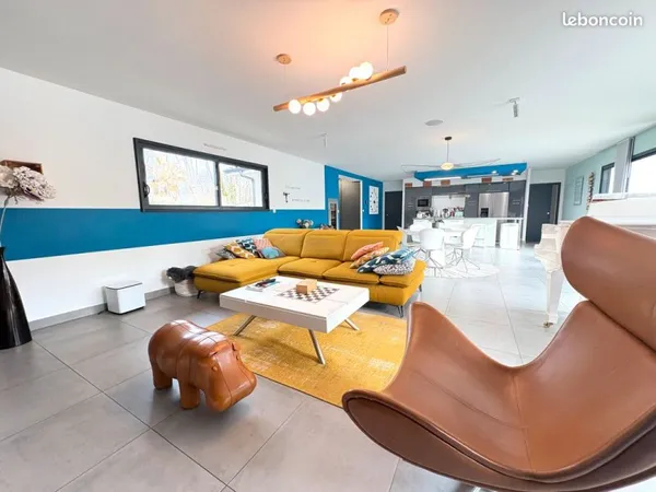Maison 7 pièces 206 m² - Terrain 2235 m² Garage - Montussan (33450)