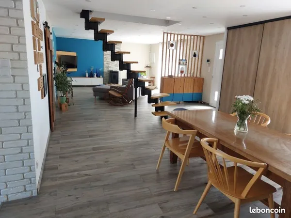 Maison familiale rénovée de 165 m² - 5 chambres - aucun travaux - environnement calme