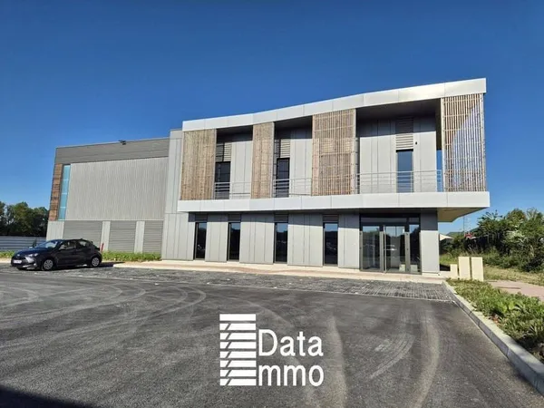 Entrepôt 3045 m²